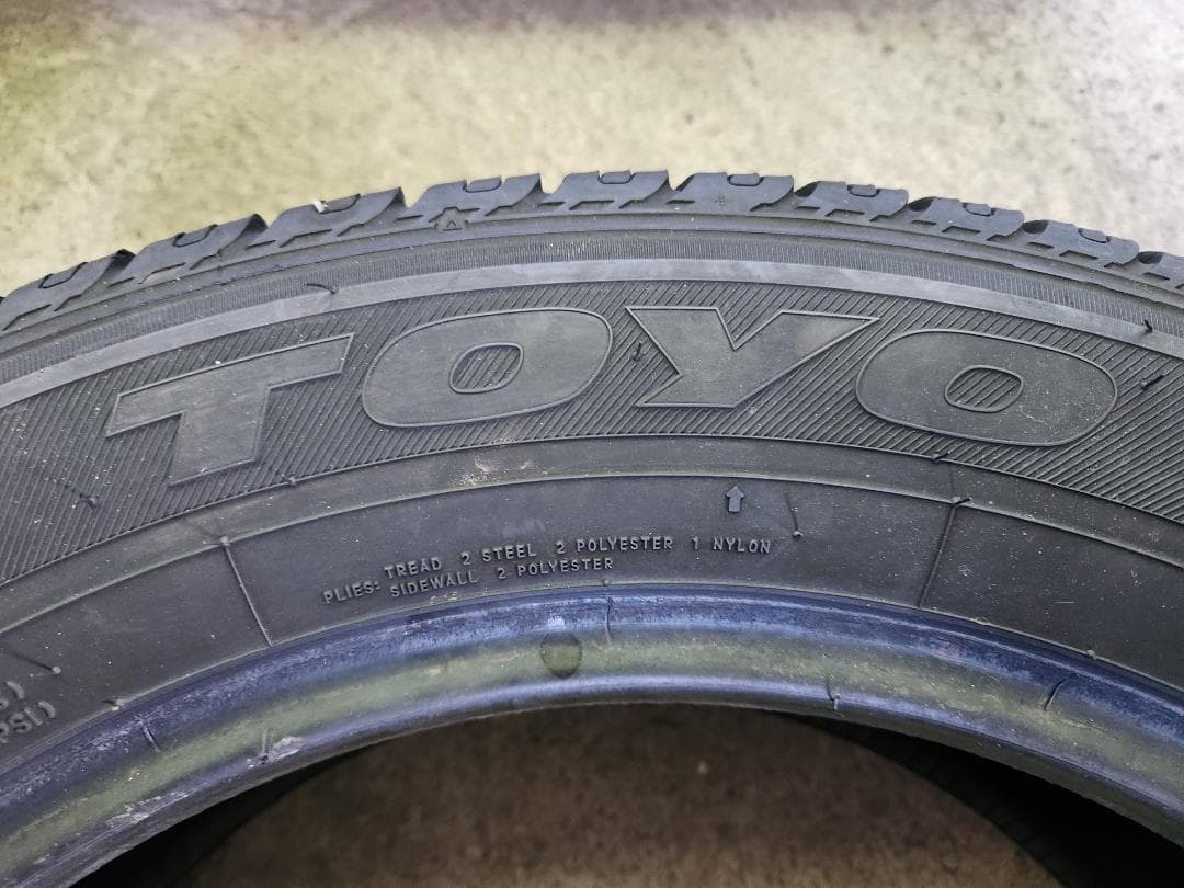 送料込☆2023年製TOYOトーヨー タイヤ215/60R17 日本製☆4本