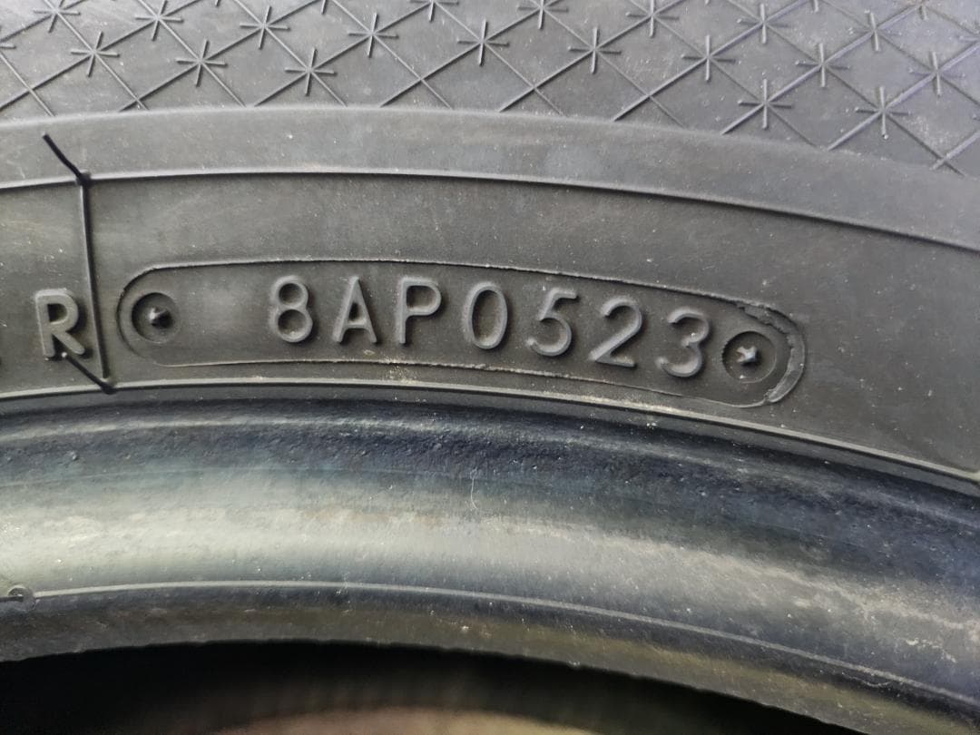 送料込☆2023年製TOYOトーヨー タイヤ215/60R17 日本製☆4本