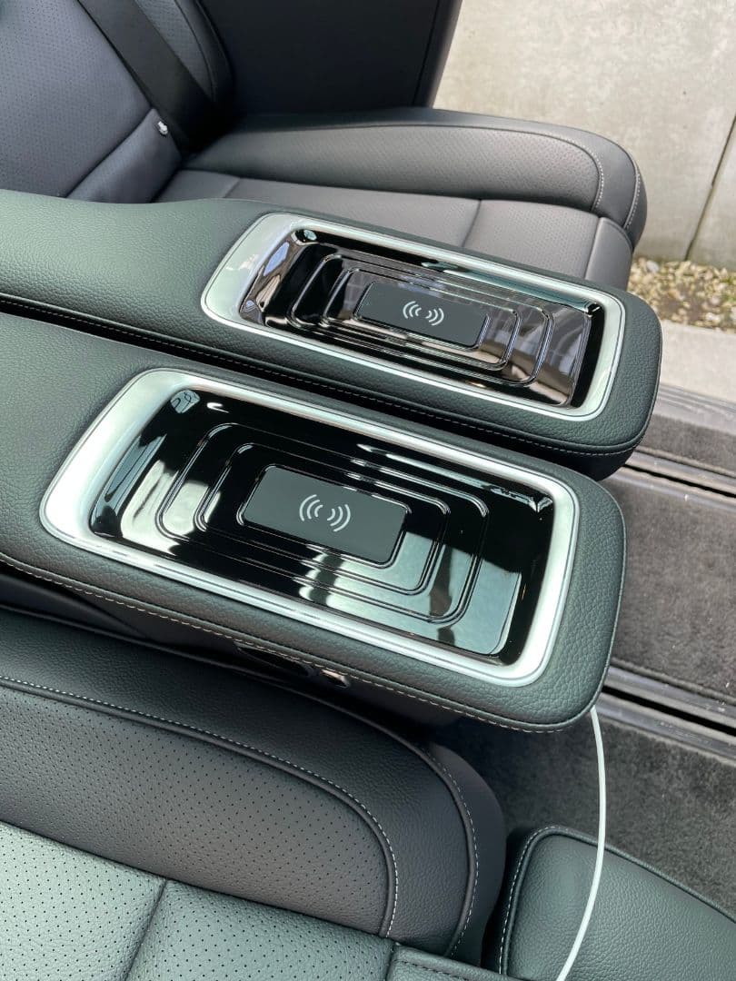 w447 RHD BR447 プラチナスウィート　後席置くだけ充電器キット　左右