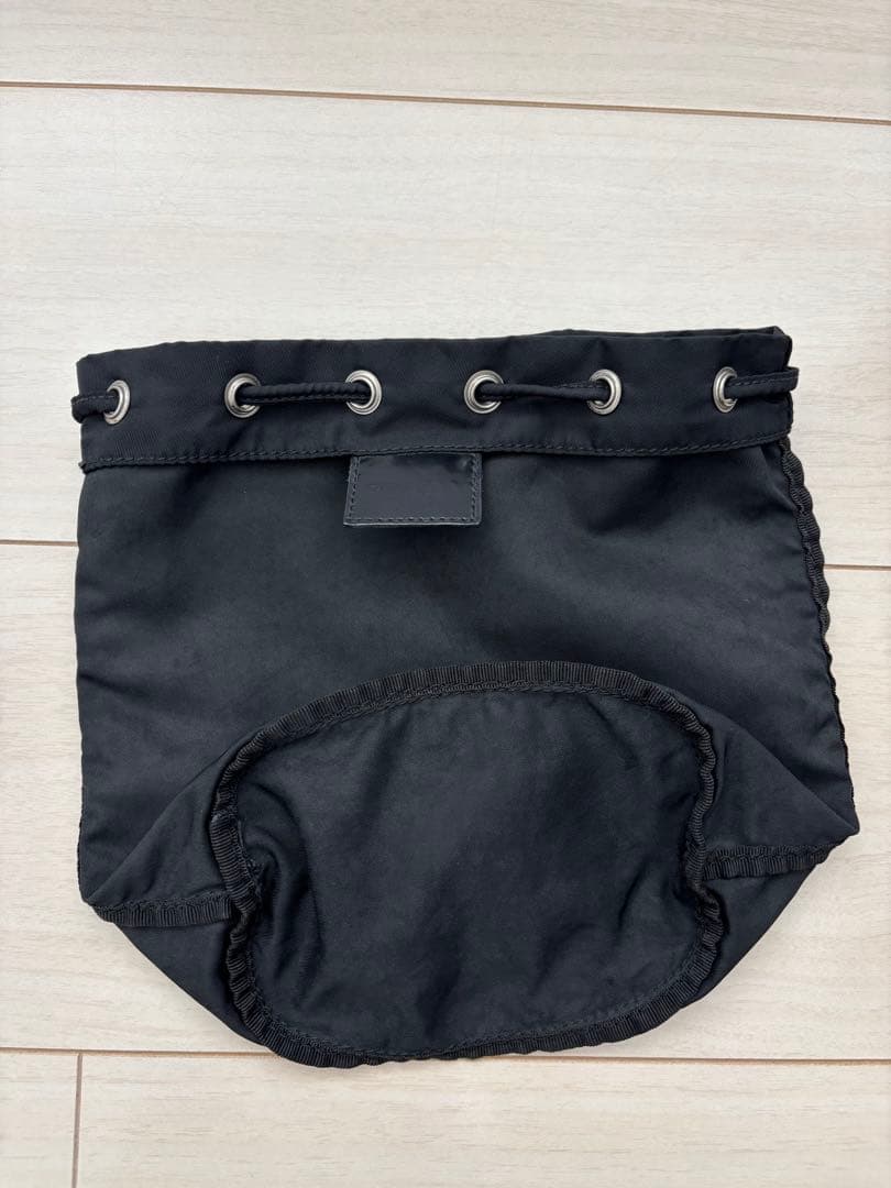 PRADA 巾着ナイロンポーチ　黒