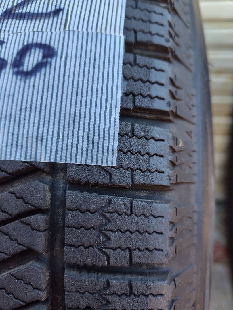 ブリザック VRX2 225/60R17 2022年製 残り溝7.5mm