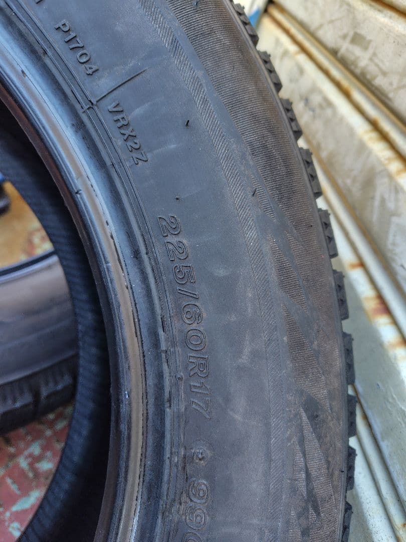ブリザック VRX2 225/60R17 2022年製 残り溝7.5mm