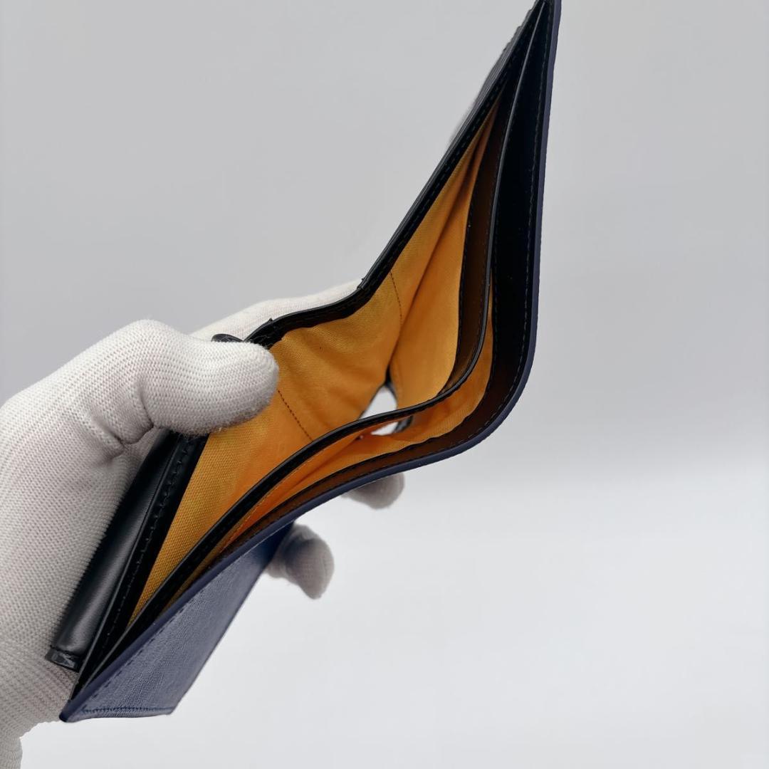 新品タグあり カステルバジャック 牛革 ２つ折り財布 人気デザイン ウプラ