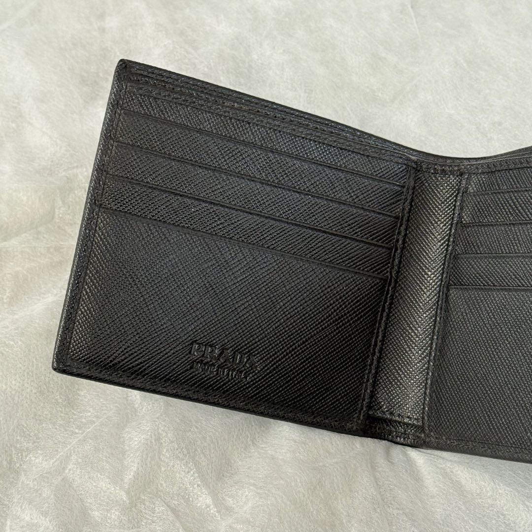 ⭐️未使用級⭐️　PRADA　サフィアーノトライアングル　二つ折り財布　ブラック