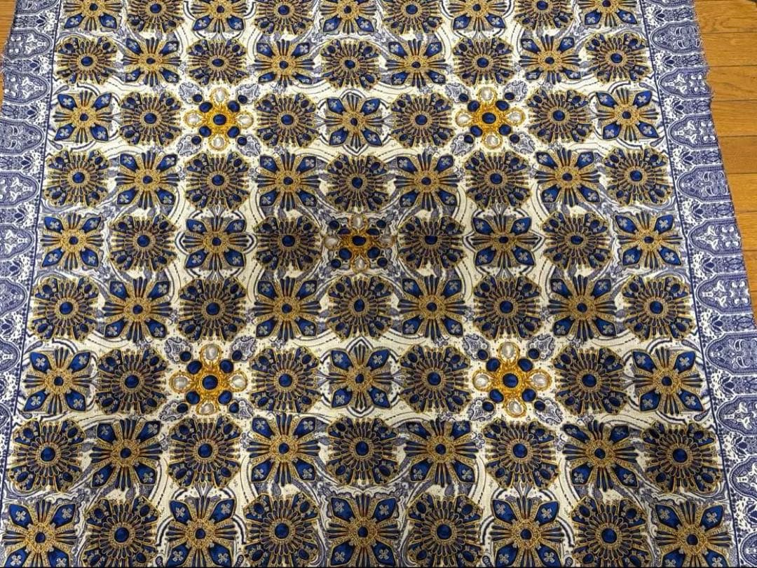 美品＊CHANEL 大判 スカーフ シルク ゴールド　ブルー　花柄　ゴージャス