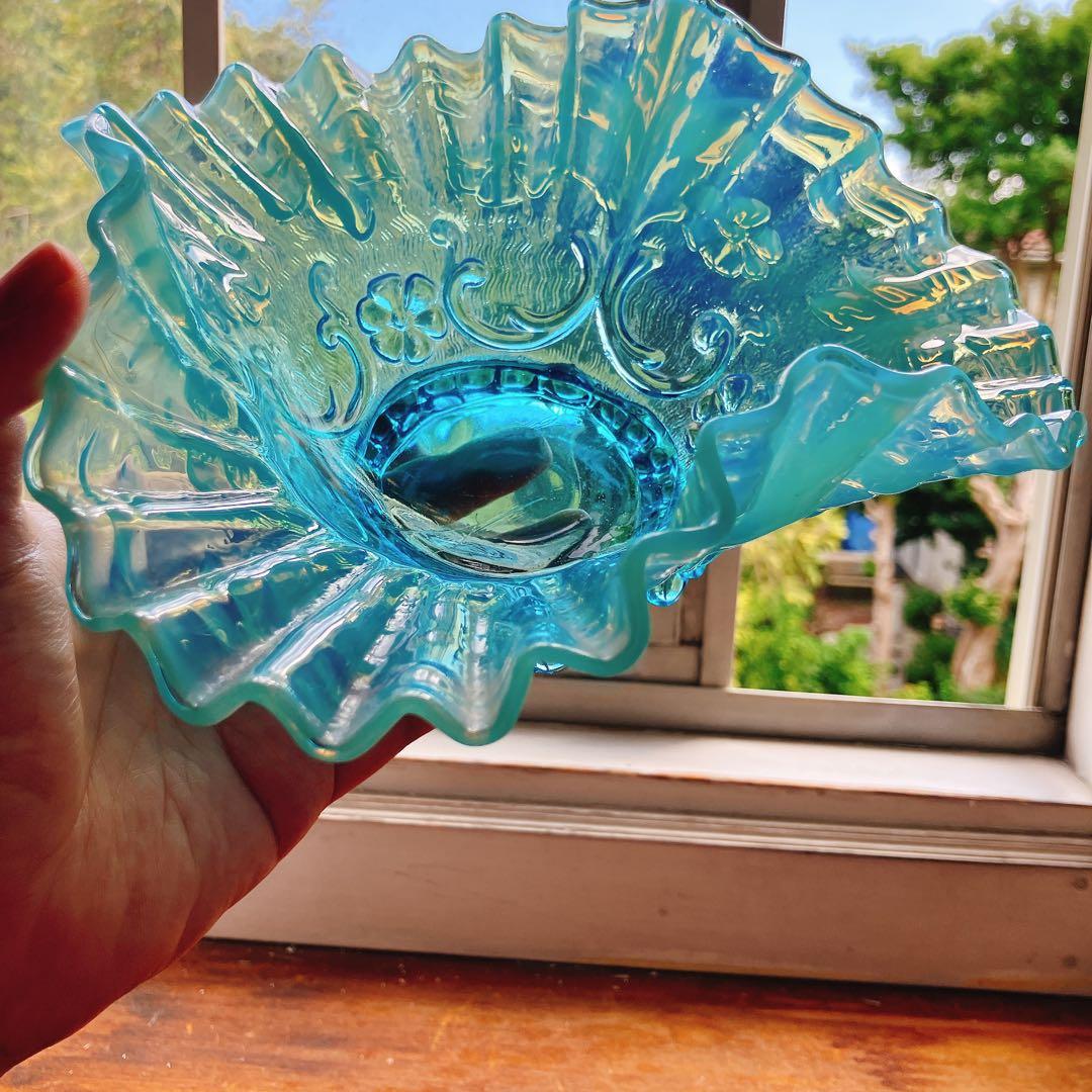 美品 ボーモント・フェントン社 ブルーオパルセント ウランガラス フリル ボウル