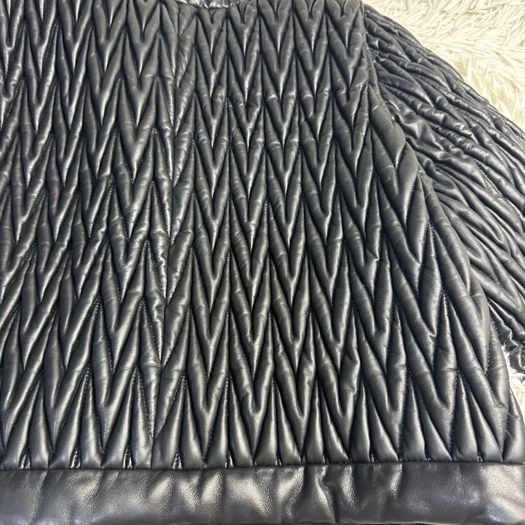 美品 EMPORIO ARMANI ブラックキルティングレザージャケットS~M