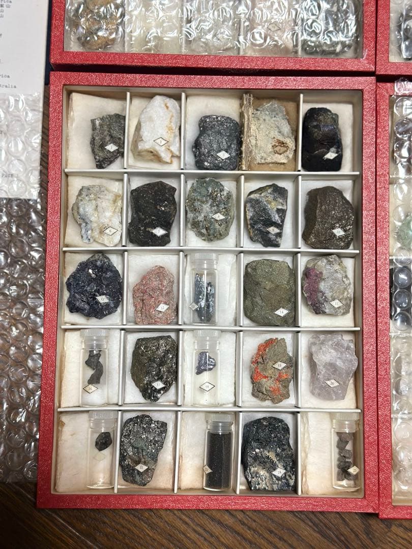 鉱物標本　MINERAL COLLECTION 日本地科学社　鉱物　（ニチカ）