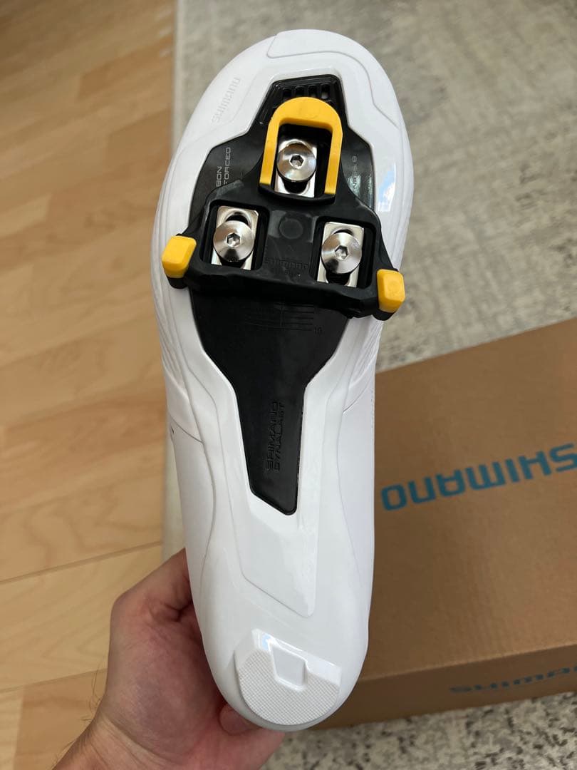 Ye　美品　SHIMANO RC5 ホワイト 41サイズ