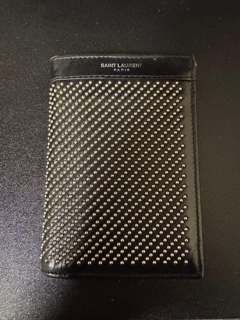 SAINT LAURENT スタッズ付き二つ折り財布