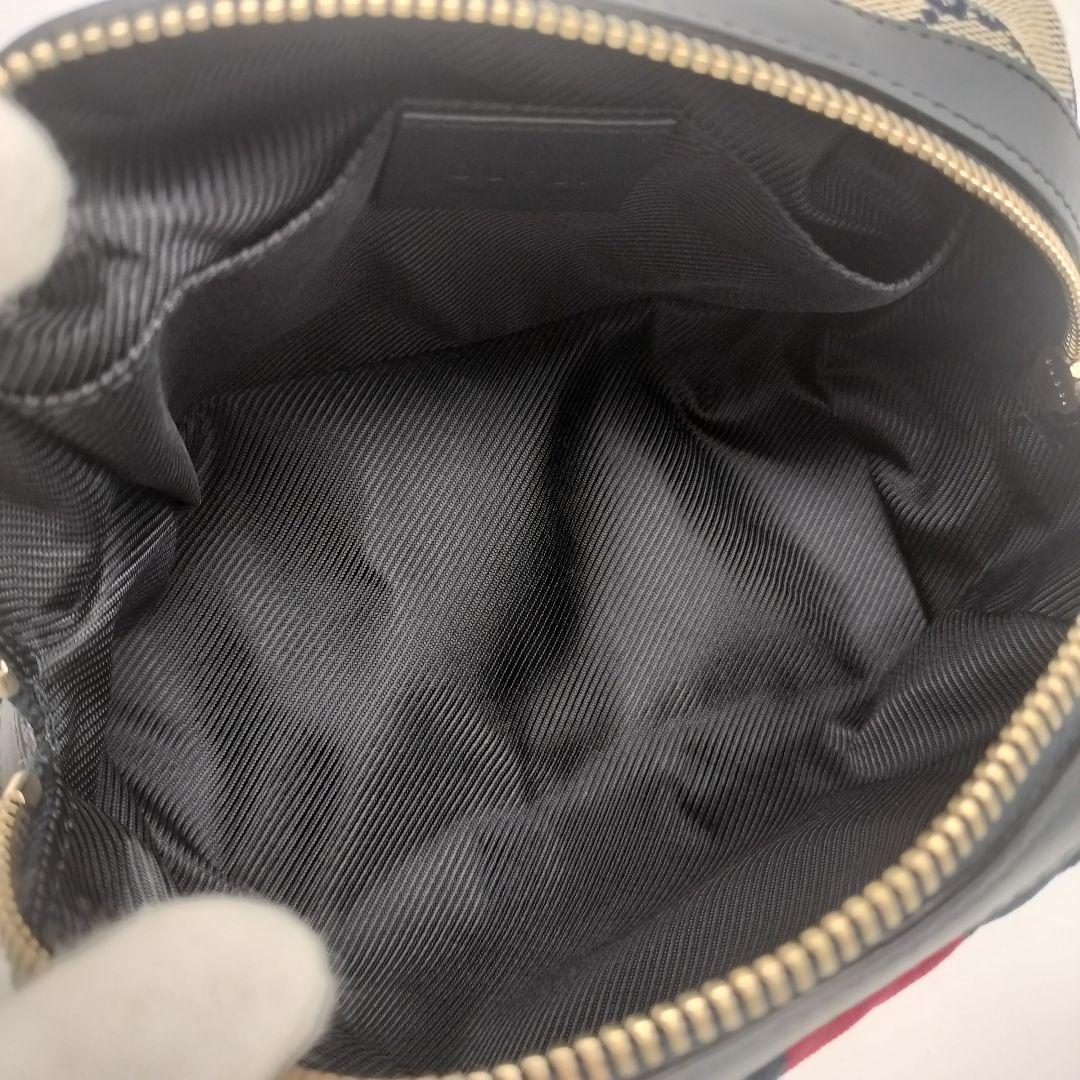 未使用に近い✨グッチ　化粧ポーチ　コスメポーチ　シェリーライン