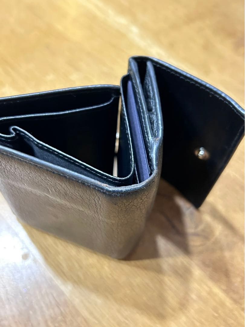 PRADA 三つ折り財布　BLACK レザー