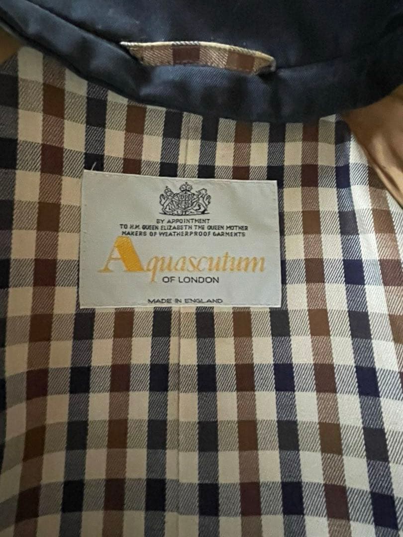 英国製　アクアスキュータム　トレンチコート　レディース