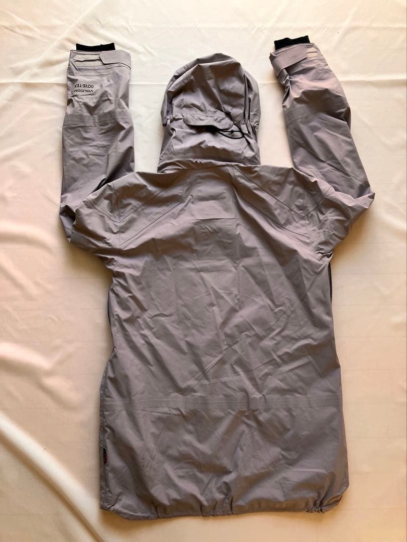 Volcom gore Tex ブライアンイグチモデル ジャケットMサイズ