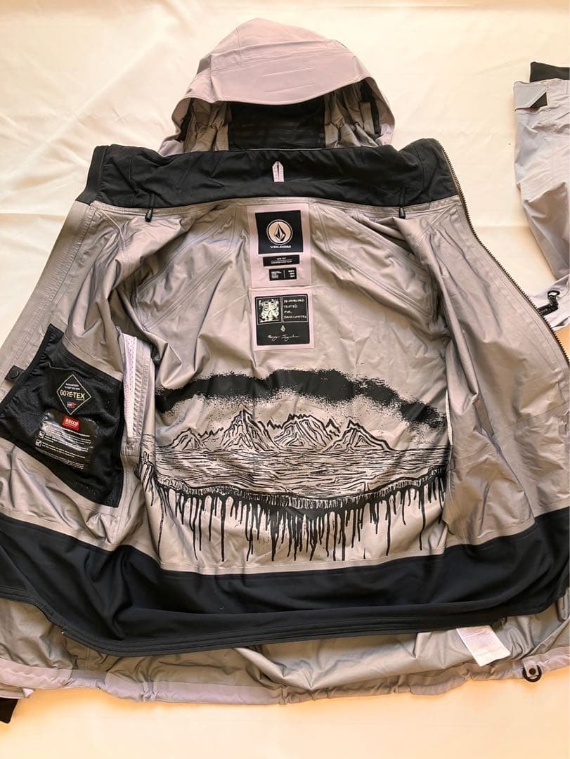 Volcom gore Tex ブライアンイグチモデル ジャケットMサイズ