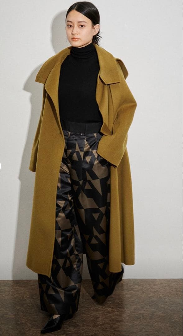 アダムエロペ　スタンドカラーフーデッドリバーコート