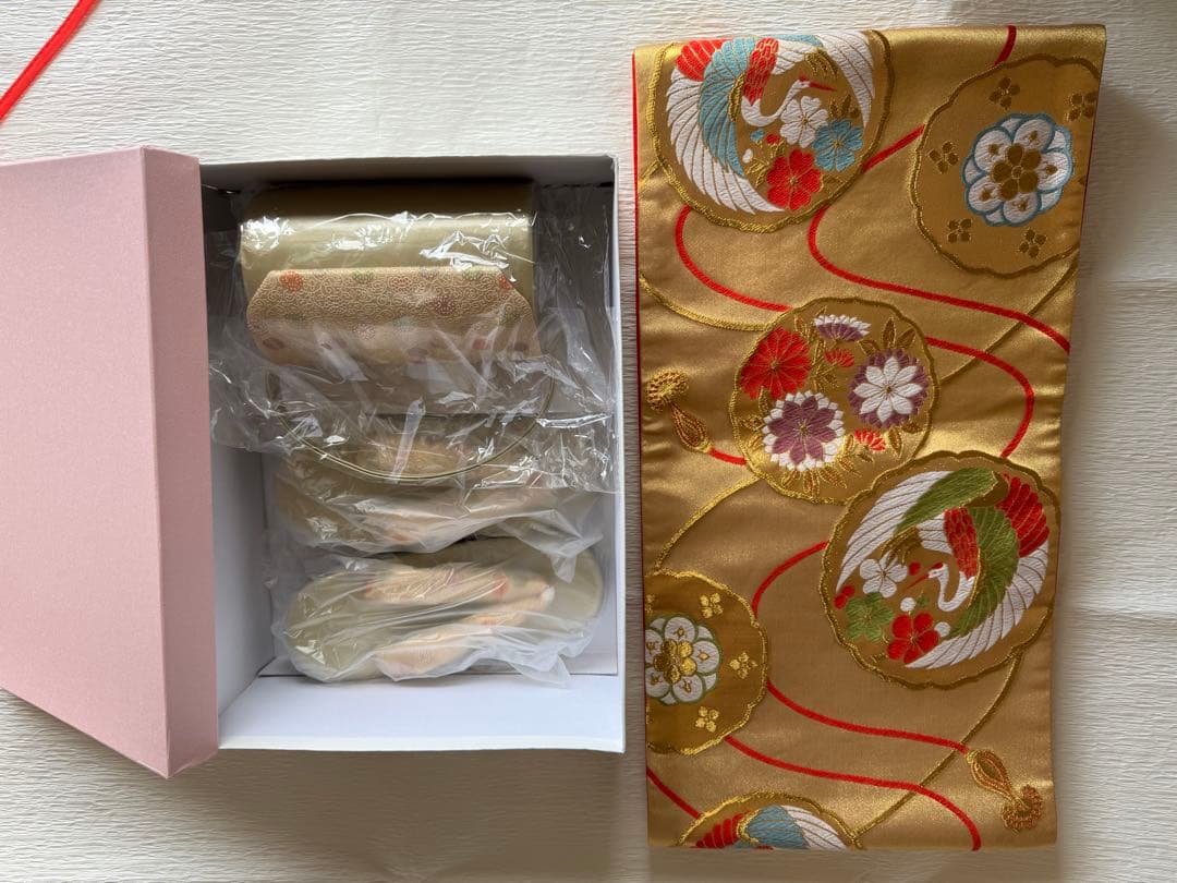 専用です★逸品　正絹綸子黒色に枝垂れ菊と貝桶文　七歳着物フルセット