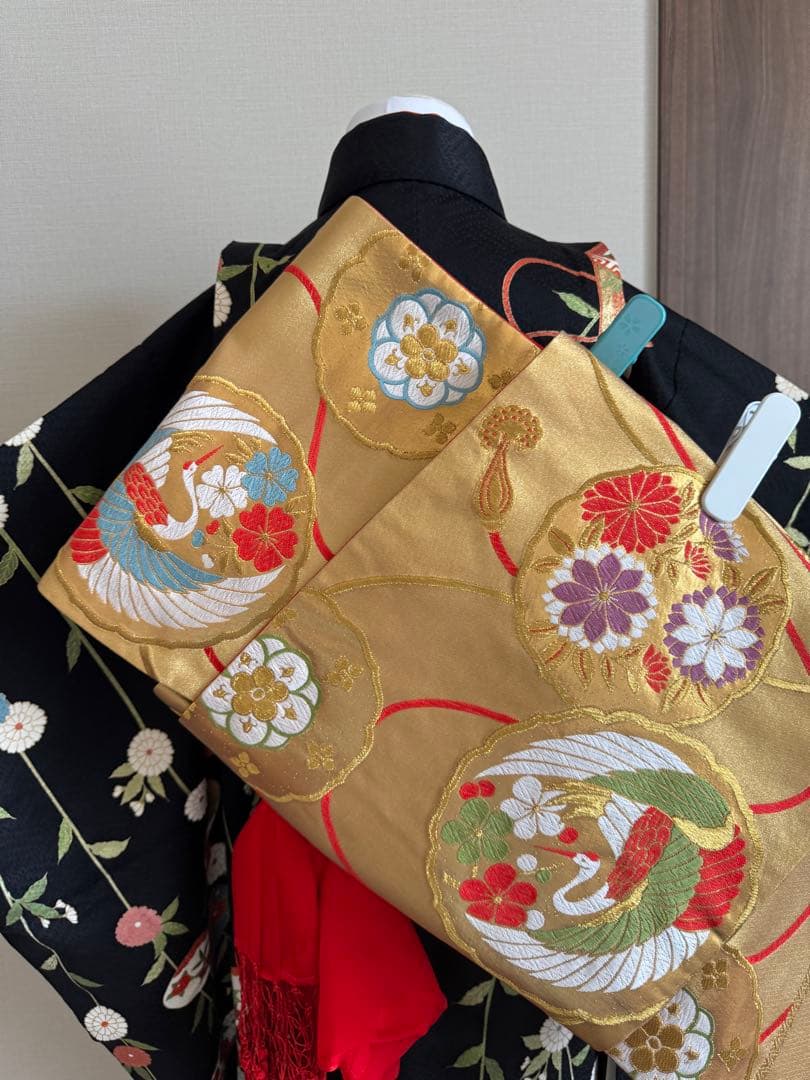 専用です★逸品　正絹綸子黒色に枝垂れ菊と貝桶文　七歳着物フルセット