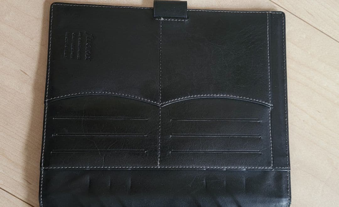 ファイロファックス製A5サイズシステム手帳　黒