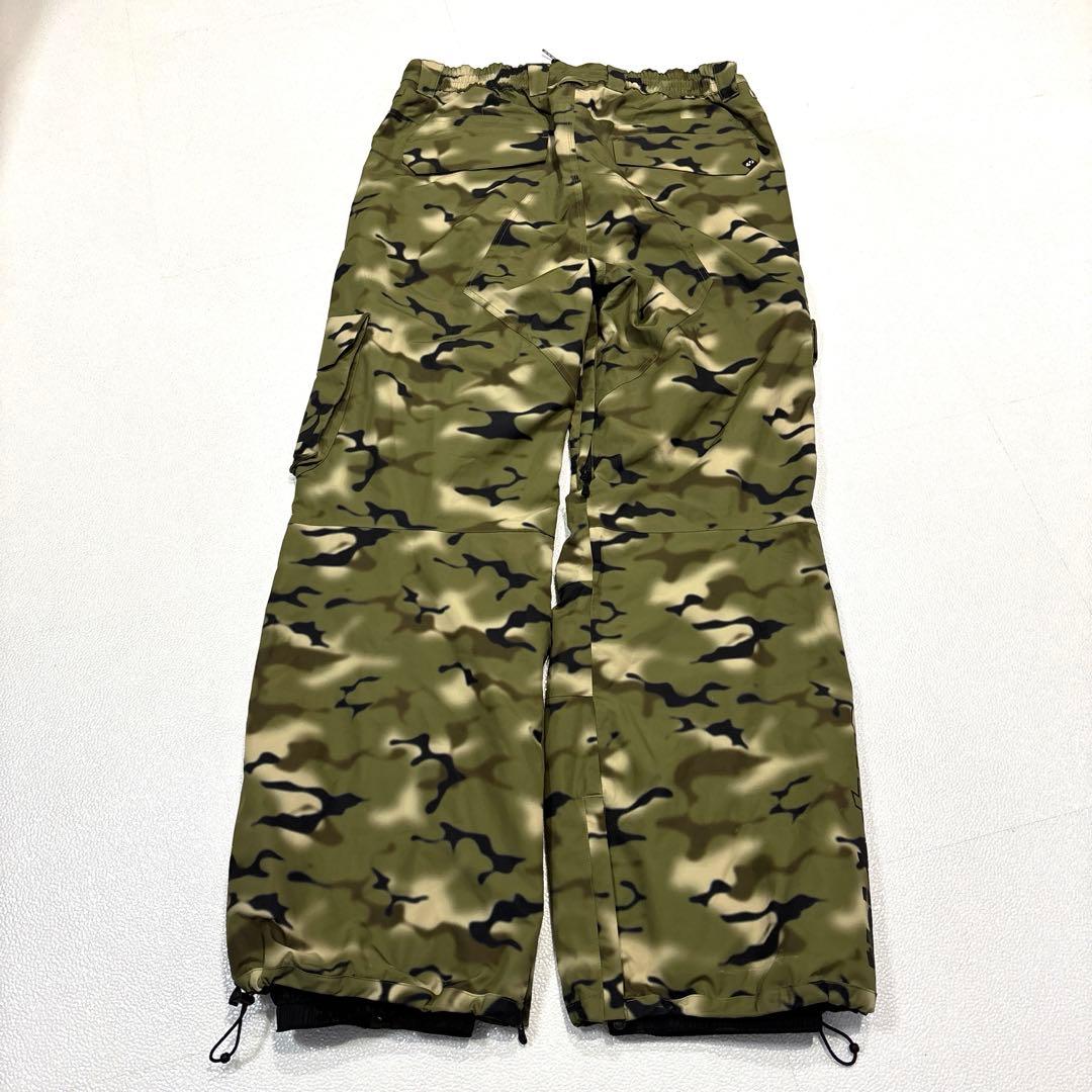 専用【極美品/XL】THIRTY TWO　スノボウェア　セットアップ　上下　カモ