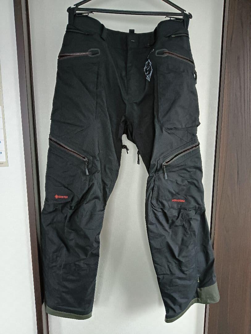 25日のみ価格VOLCOM バックカントリー スノーボードウェア　パンツのみ