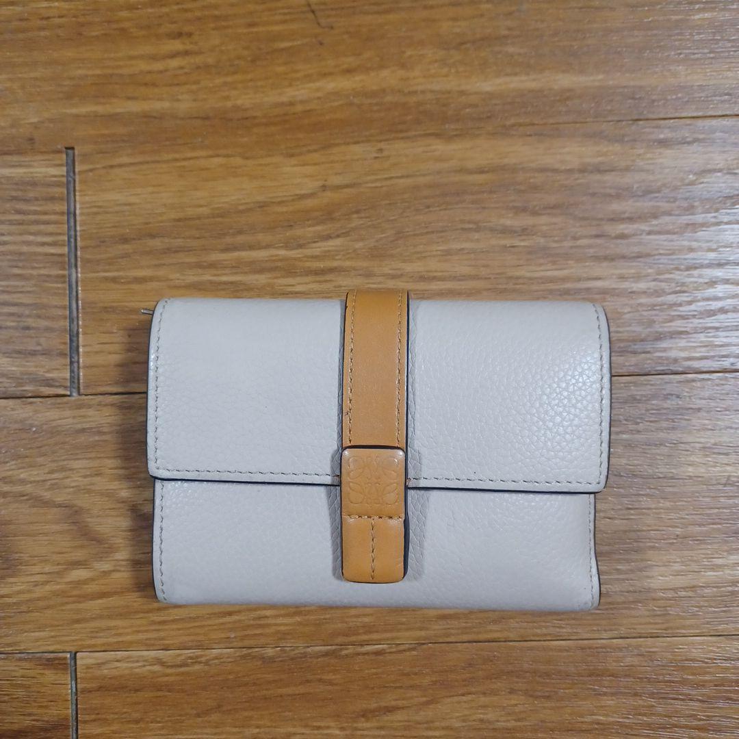 LOEWE グレー 三つ折り財布