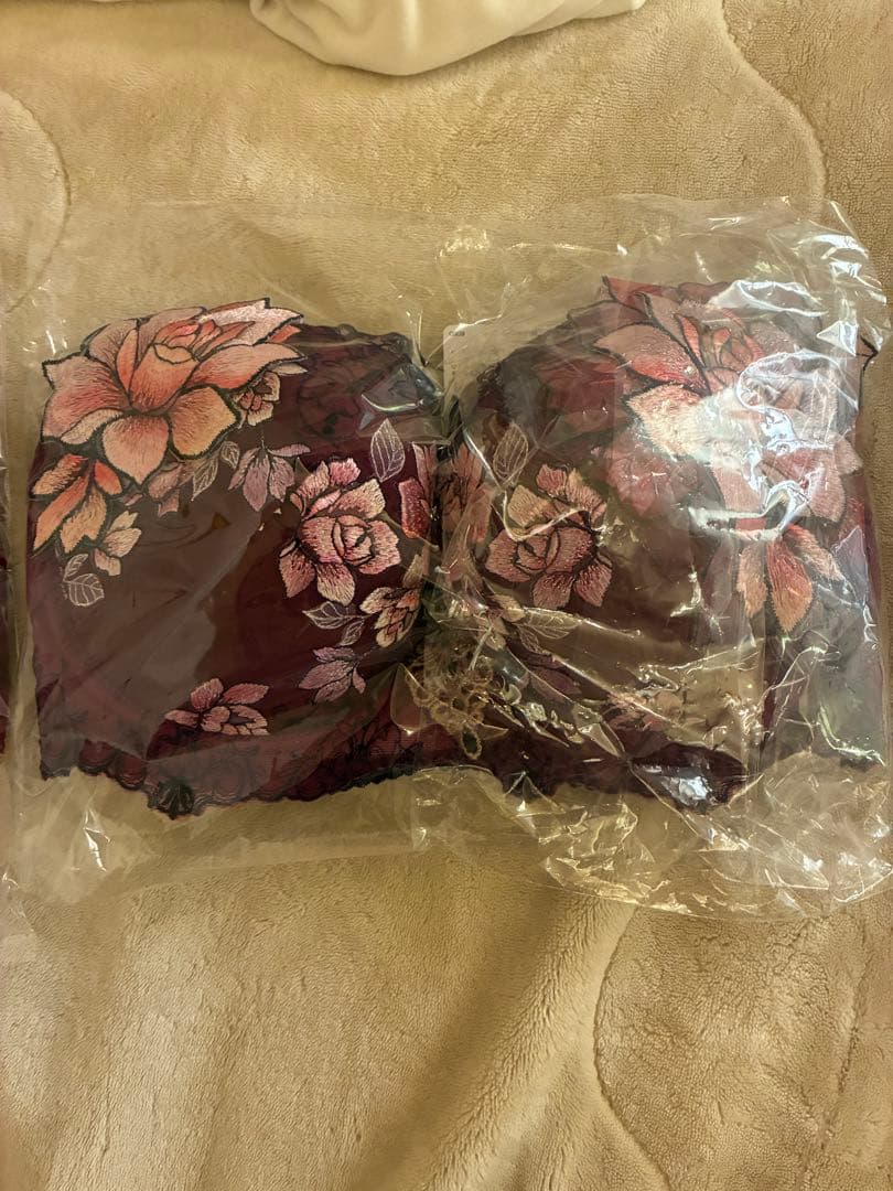 Salute 花柄刺繍 ブラジャー E80 新品未使用