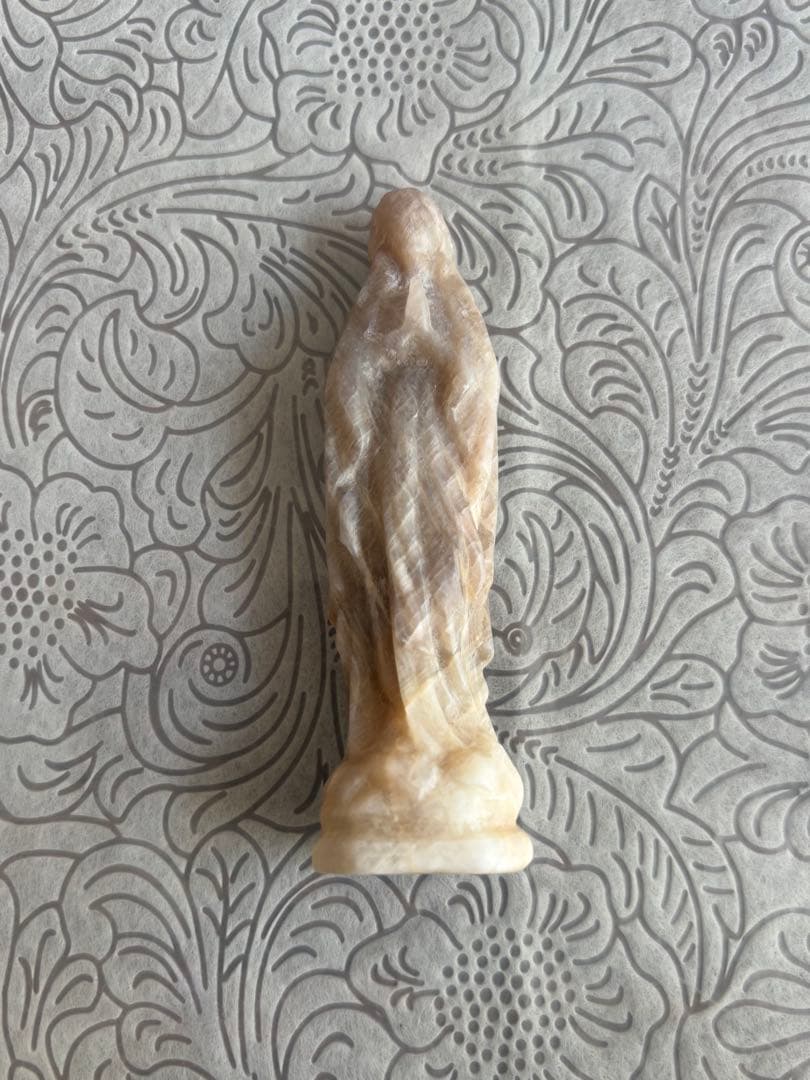 マリア様像　サンムーンストーン　約8.8cm 約52g