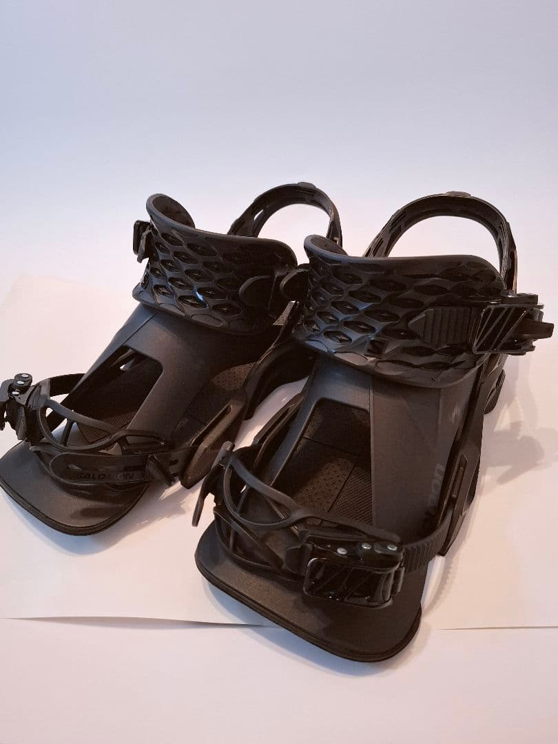 るー　SALOMON HOLOGRAM ほぼ新品