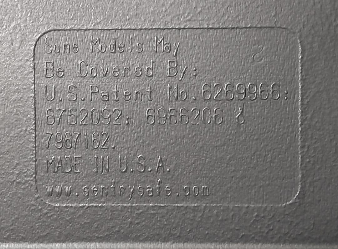 SENTRY (セントリー)耐火金庫 手提げ型