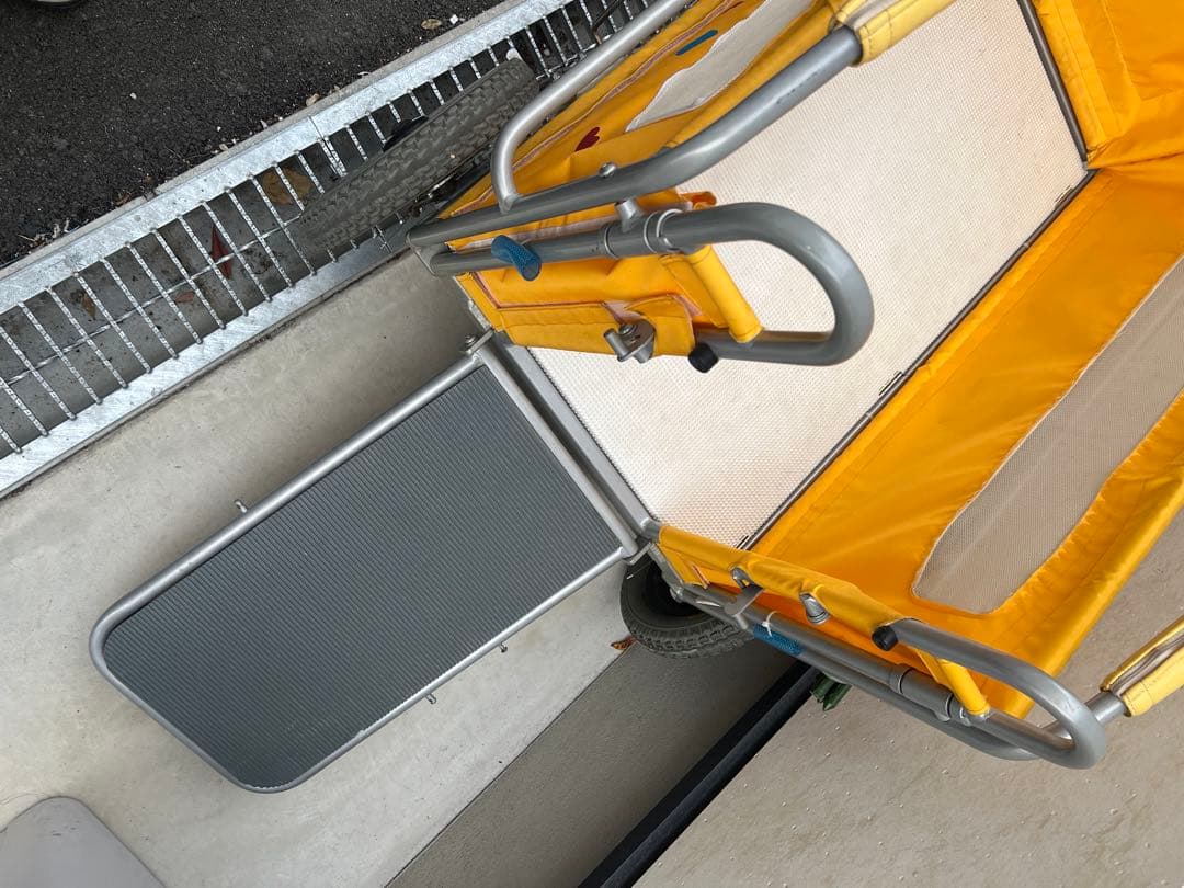 送料込み‼︎避難車 4〜6人乗り 幼稚園 施設向け 大型ベビーカー 保育園多人数用