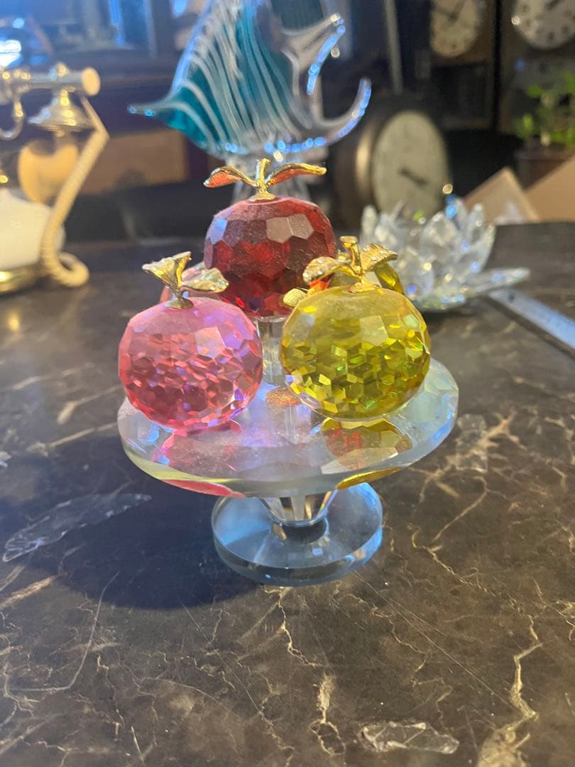 クリスタルリンゴ、スワロフスキーのオブジェ、回転クリスタルテーブル ガラス