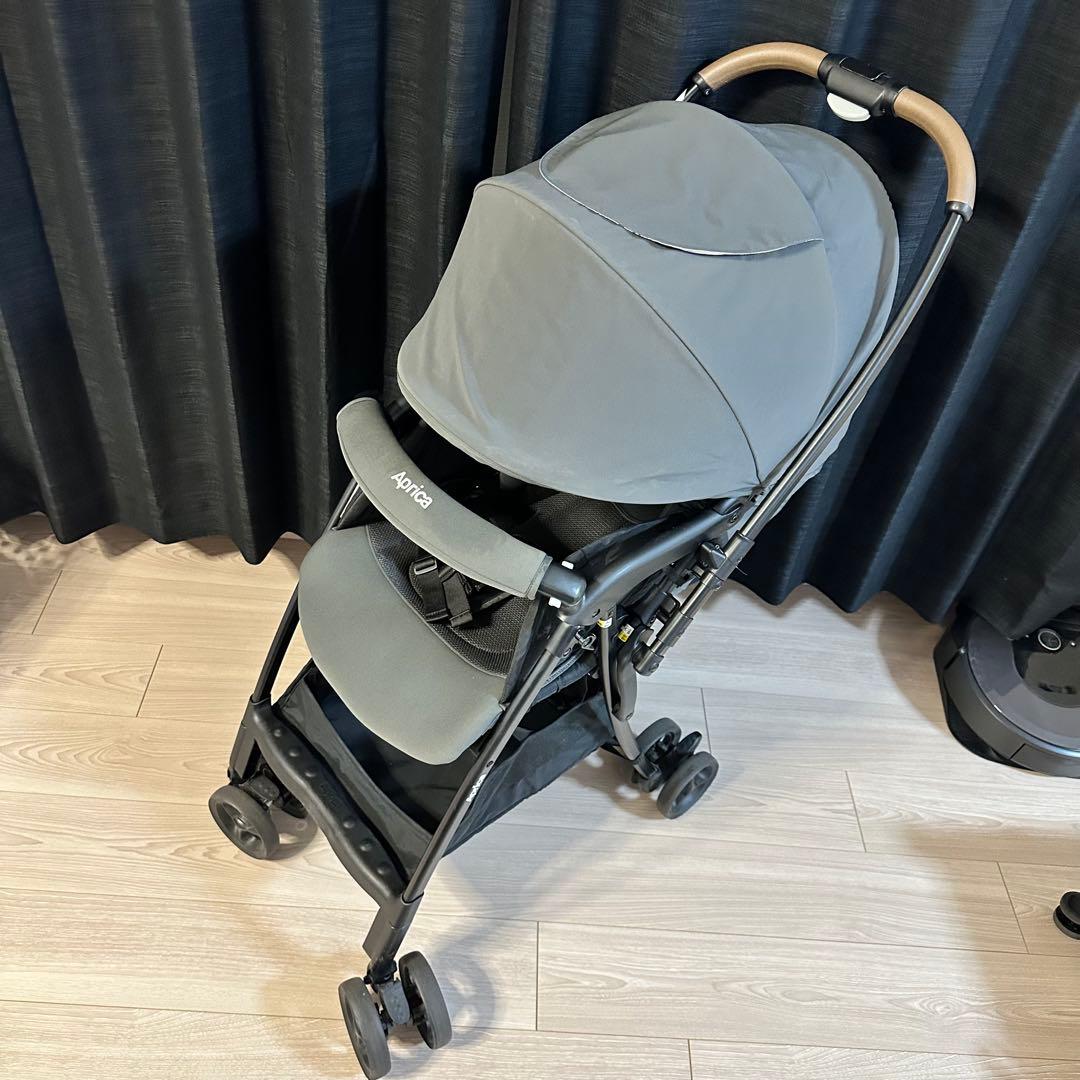 Aprica アプリカ　グレー ベビーカー 折りたたみ式　カルーンエアー