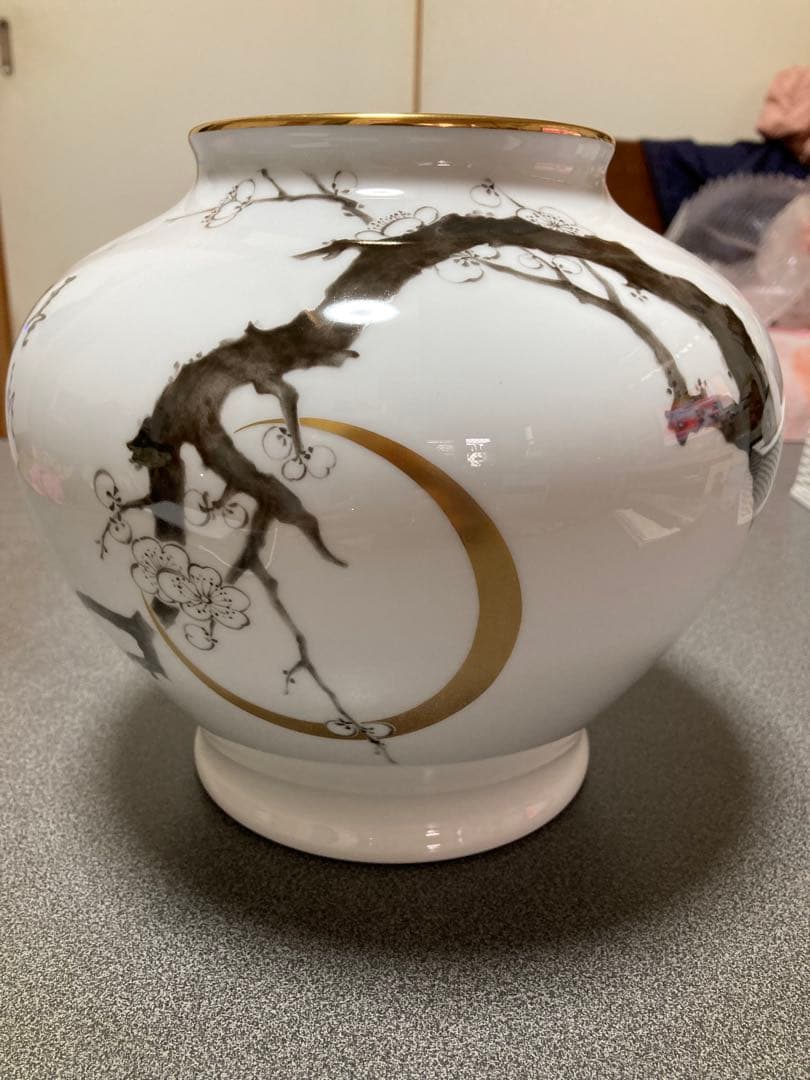 百木春夫作　高級磁器　限定版　桜花瓶皇室担当お値下げ致しました。‼️