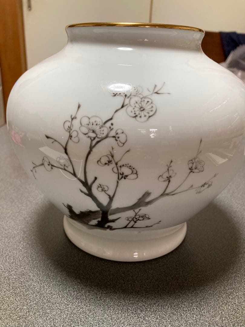 百木春夫作　高級磁器　限定版　桜花瓶皇室担当お値下げ致しました。‼️