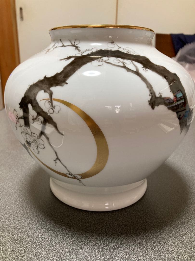 百木春夫作　高級磁器　限定版　桜花瓶皇室担当お値下げ致しました。‼️