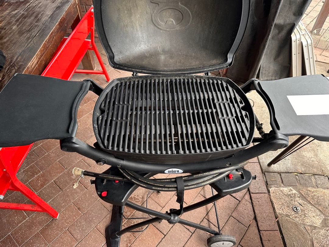 Weber ガスグリル Q2200 カート、カバー付き