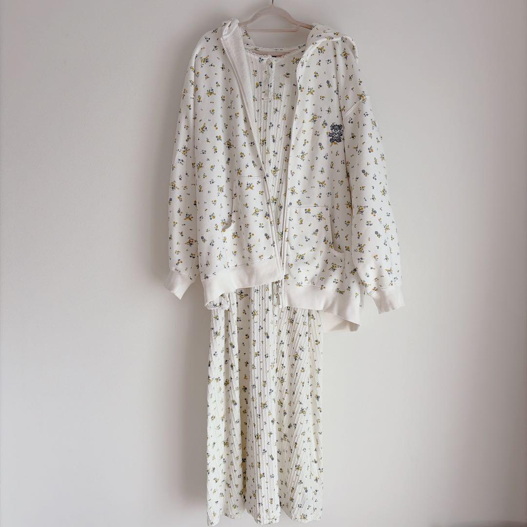 【人気完売】スナイデルホーム　新木優子コラボ　花柄パーカー　ワンピース2点セット