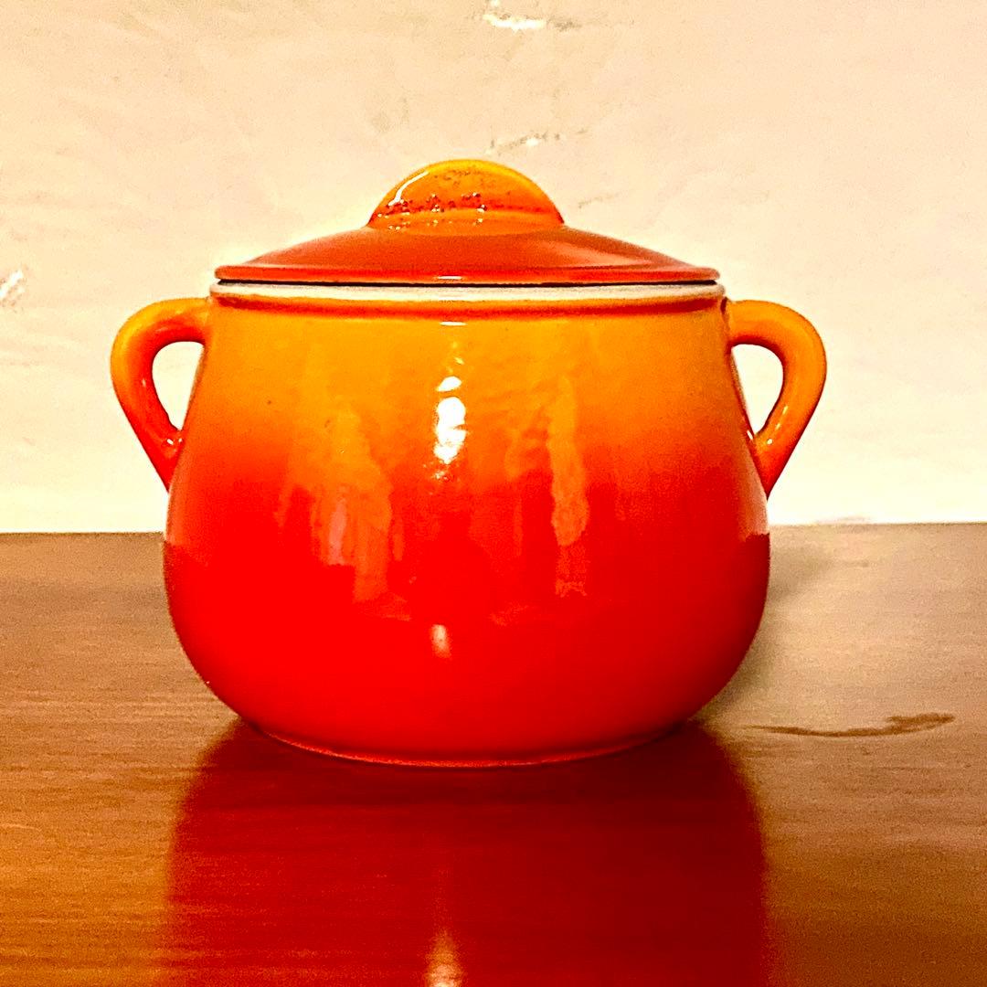 ルクルーゼ　ピンズ　ポット　オレンジ