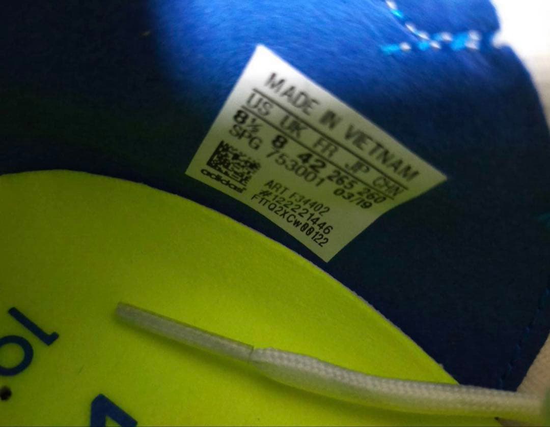 リオネル•メッシ　サイン入り　スパイク　証明書&当選書有り