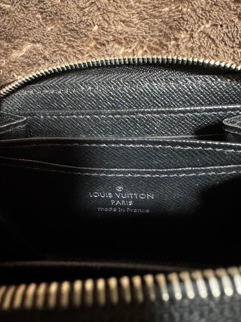 ルイヴィトン　ジッピーパース