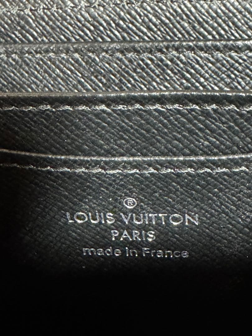 ルイヴィトン　ジッピーパース