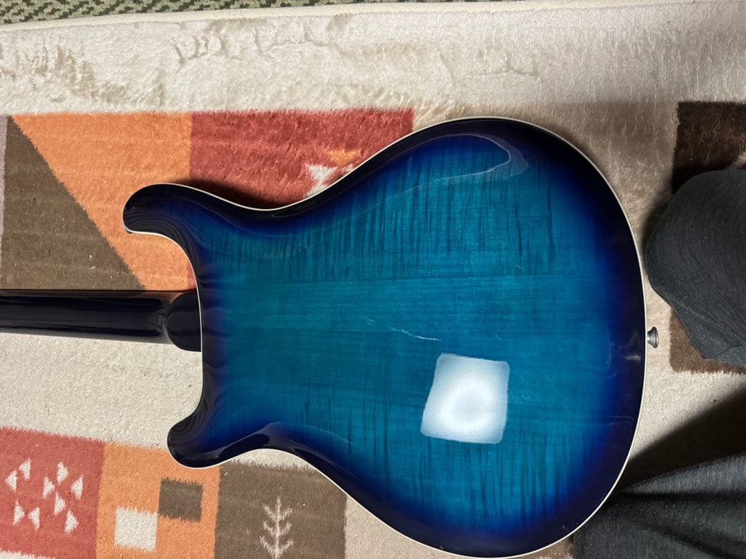 PRS se ホローボディー