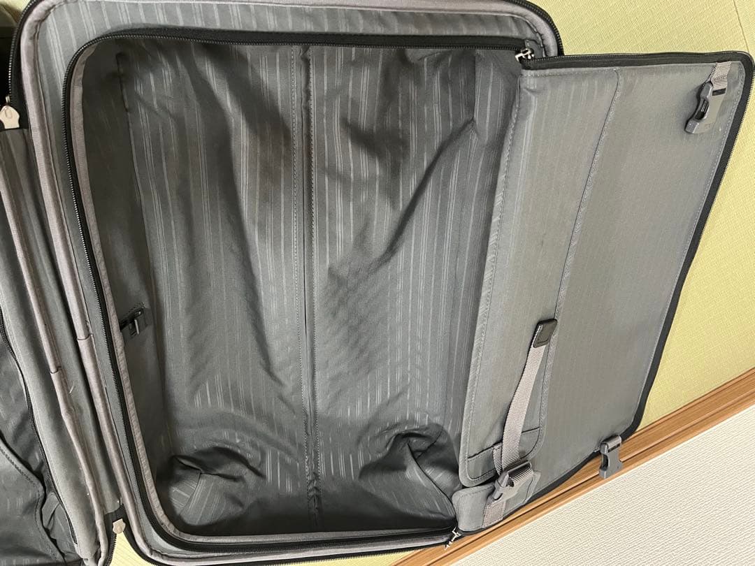 TUMI ブラック キャリーケース 4輪