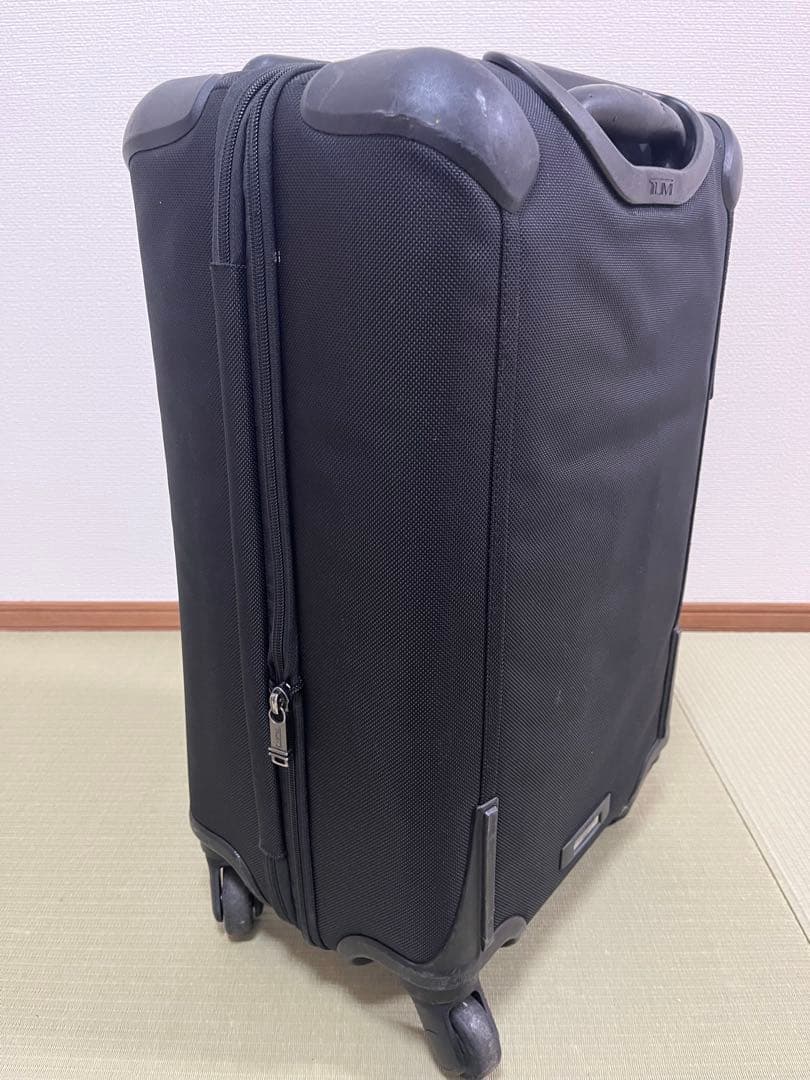 TUMI ブラック キャリーケース 4輪