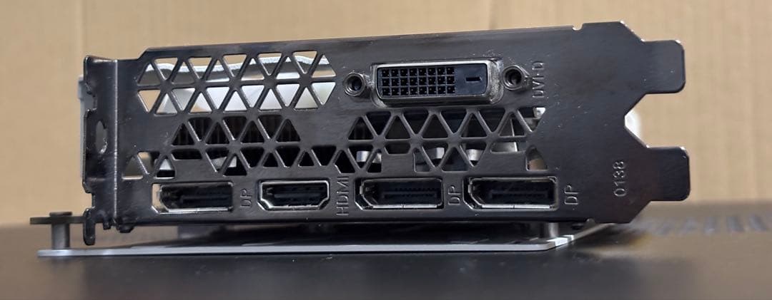 【玄人志向】GK-GTX1070-E8GB/WHITE GTX1070 8GB