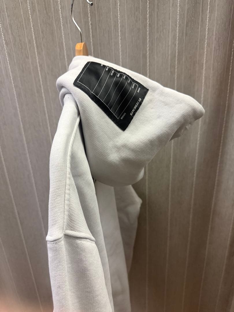 VETEMENTS グレー パーカー