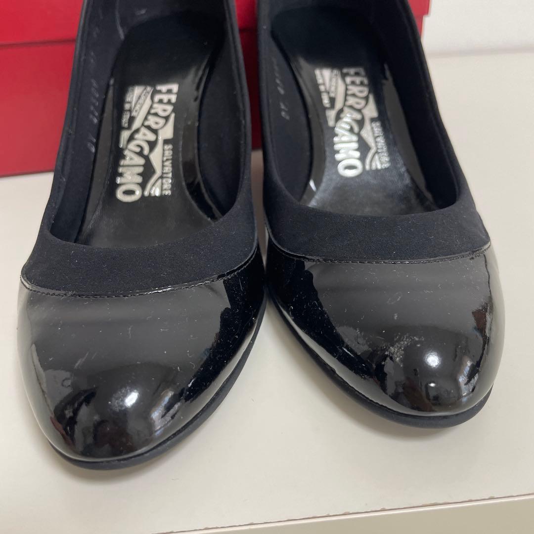 最終価格Salvatore Ferragamo ブラックウェッジヒールパンプス
