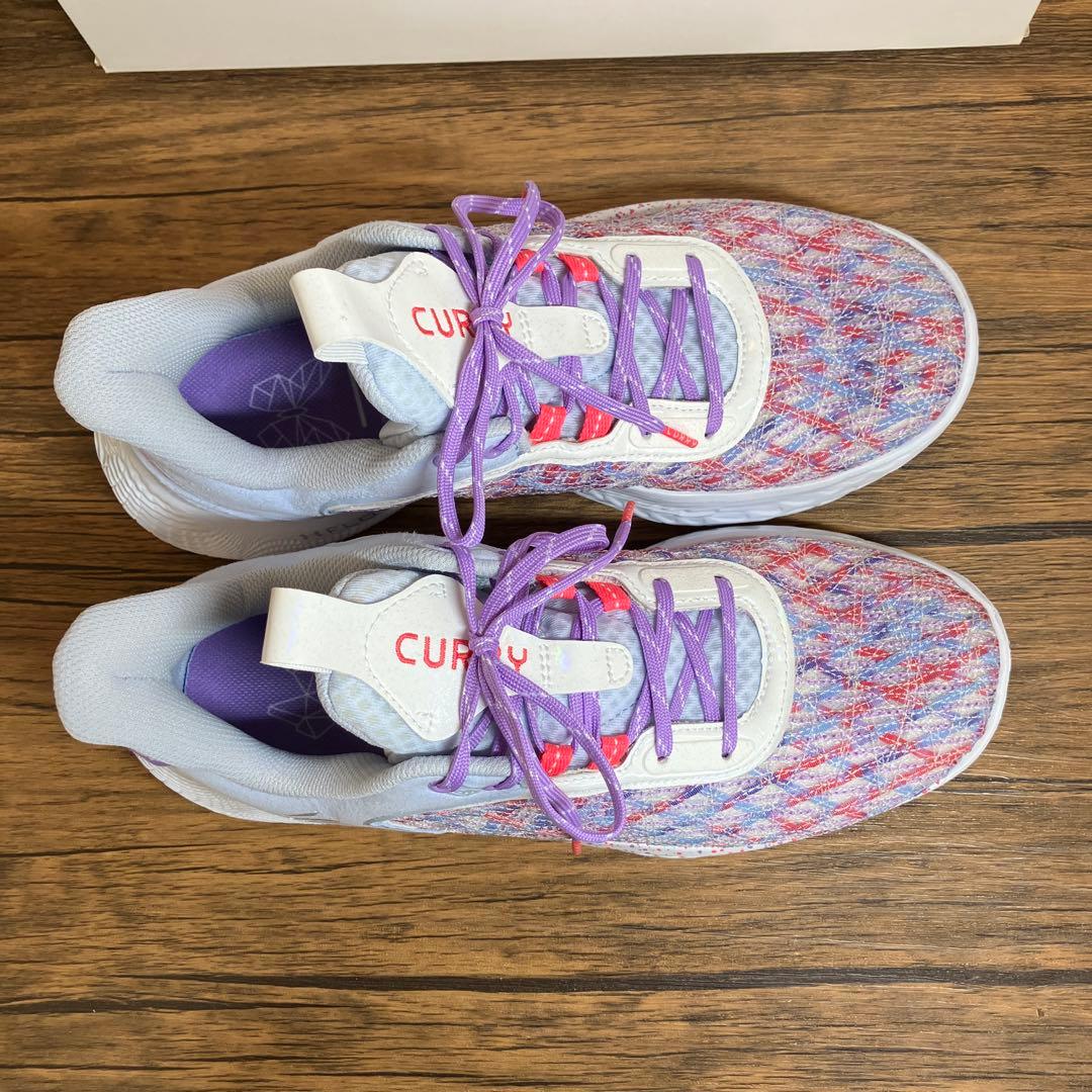 （K26044）★美品★ アンダーアーマー カリー フロー9 27.5㎝