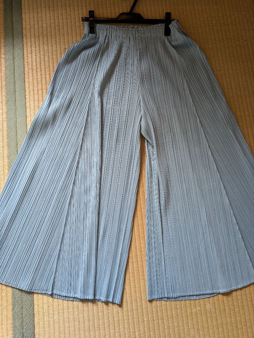 イッセイミヤケPLEATS PLEASE ライトブルー プリーツパンツ